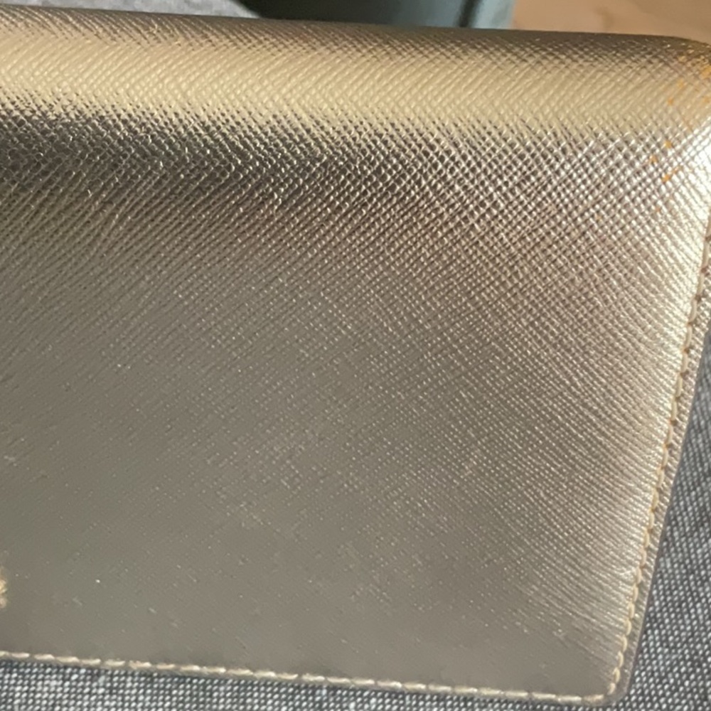 Tory Burch Emerson slim wristlet envelope in white gold - Picture 6 of 11